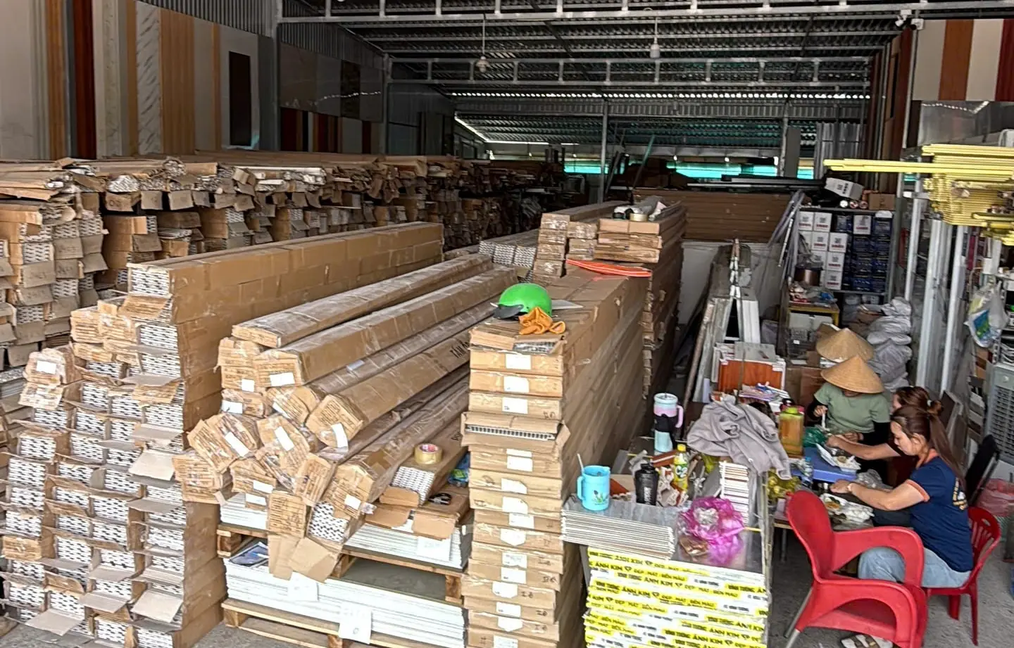 Tấm Nhựa Nano Vĩnh Long: Giải Pháp Ốp Tường Chống Ẩm Mốc Tuyệt Đối